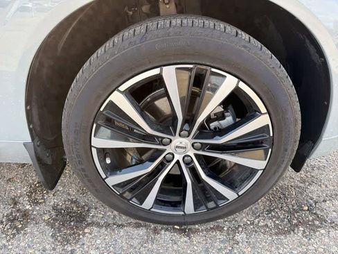 Used 2024 Volvo XC60 B5 Plus w/ Protection Package Premier image 11
