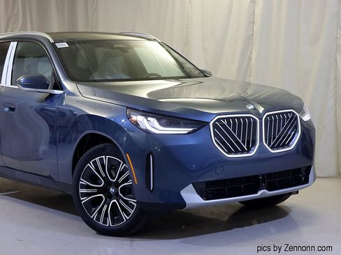 Used 2025 BMW X3 xDrive30i image 2