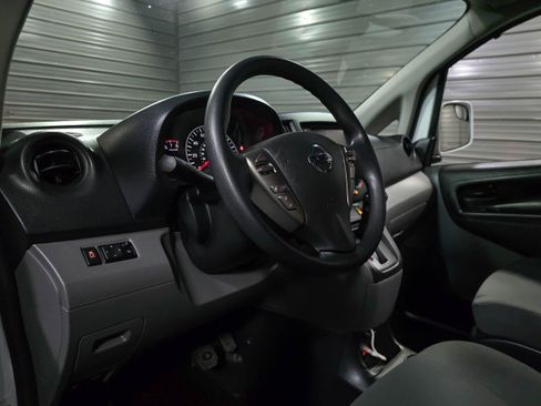 Used 2020 Nissan NV200 SV image 15