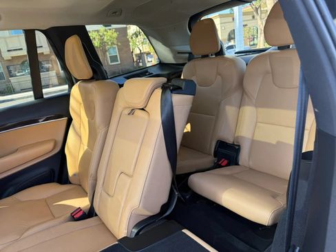 Used 2016 Volvo XC90 T6 Momentum w/ Vision Package AWD/4WD image 17