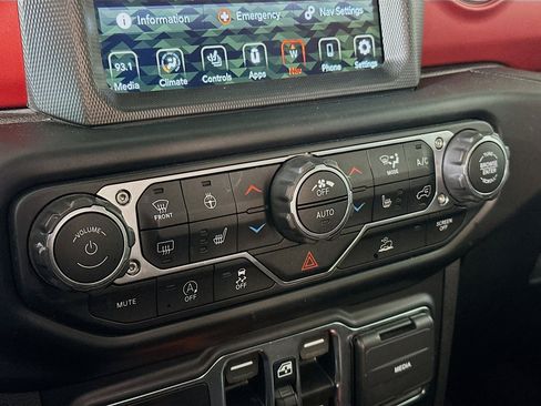 Used 2022 Jeep Gladiator Rubicon w/ Cold Weather Group image 23