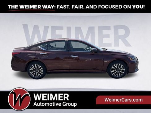 Used 2024 Nissan Altima 2.5 SV FWD image 4