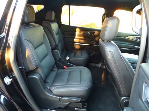 Used 2024 Chevrolet Traverse LT w/ Midnight/Sport Edition image 45