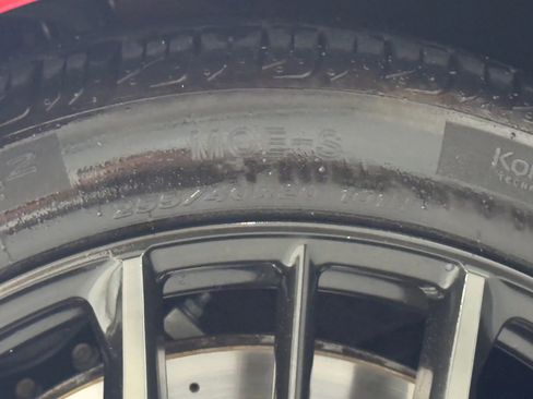 Used 2019 Nissan GT-R Premium w/ Premium Interior Package image 32