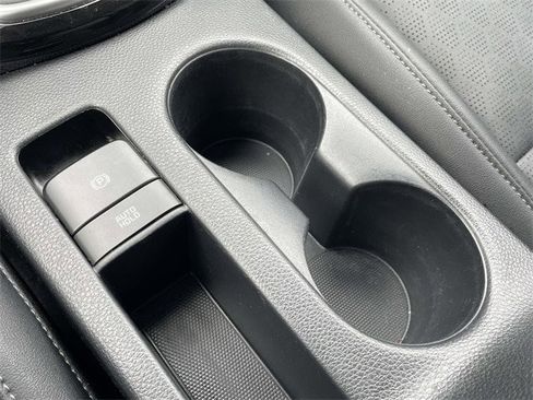 Used 2023 Kia Seltos SX image 12