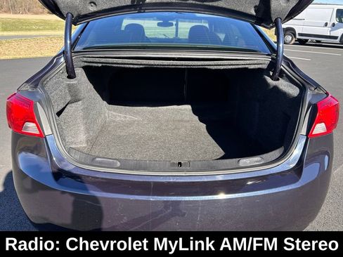 Used 2018 Chevrolet Impala LT image 11