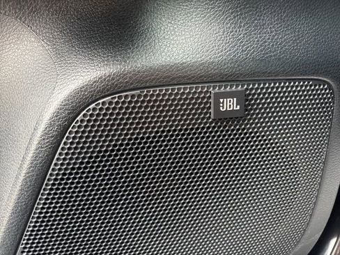 Used 2016 Toyota Tacoma Limited w/ Towing Package image 25