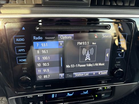 Used 2019 Toyota Corolla XLE image 17