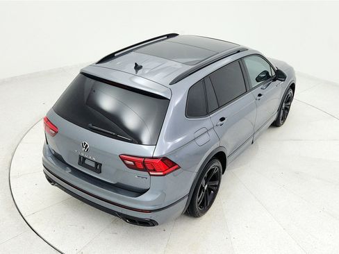 Used 2023 Volkswagen Tiguan SE R-Line image 16