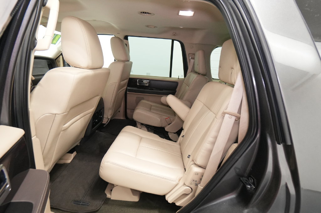 Used 2017 Lincoln Navigator Reserve AWD/4WD image 17