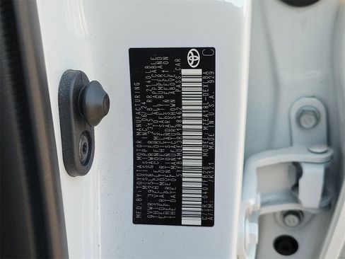 Used 2024 Toyota Corolla LE image 31