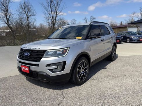 Used 2016 Ford Explorer Sport AWD/4WD image 3