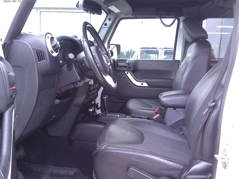 Used 2015 Jeep Wrangler Unlimited Sahara AWD/4WD image 5