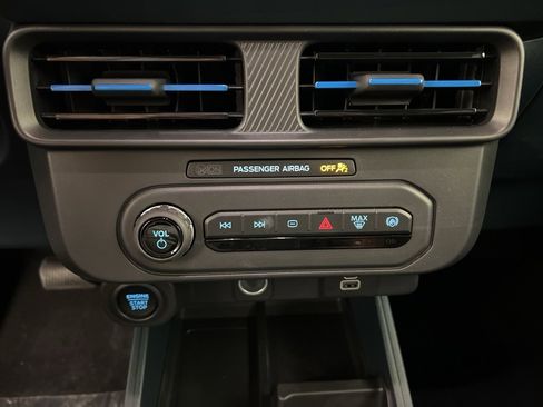 New 2025 Ford Maverick Lobo image 12