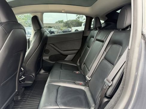 Used 2023 Tesla Model Y Performance AWD/4WD image 17