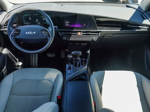 Certified 2023 Kia Niro EX Touring FWD image 11