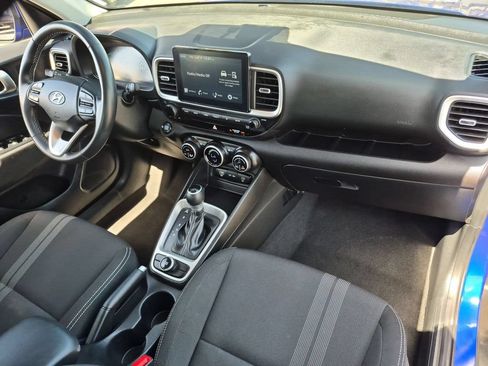 Used 2025 Hyundai Venue SEL FWD image 32