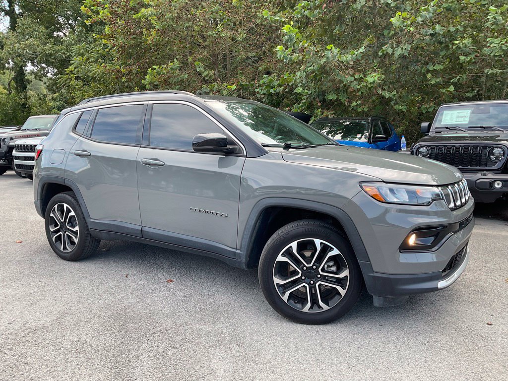 Used 2022 Jeep Compass Limited w/ Sun and Sound Group AWD/4WD 360° Tour