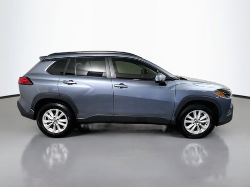 Used 2022 Toyota Corolla Cross LE AWD/4WD image 3