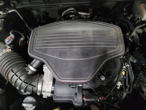 Used 2019 GMC Acadia SLT w/ LPO, Cargo Package FWD image 30