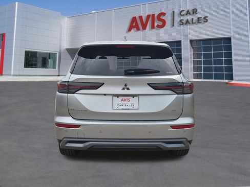 Used 2025 Mitsubishi Outlander SE AWD/4WD image 9