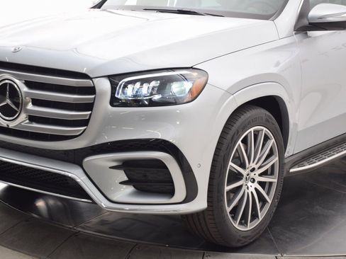 New 2026 Mercedes-Benz GLS 580 4MATIC image 10