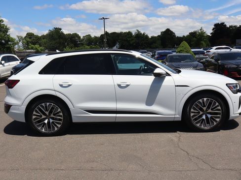 Used 2024 Audi Q8 e-tron Premium Plus w/ Premium Plus Package AWD/4WD image 4