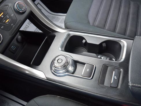 Used 2017 Ford Fusion SE image 25