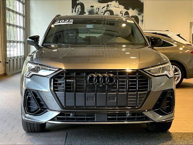 Certified 2025 Audi Q3 2.0T Premium Plus w/ Premium Plus Package AWD/4WD image 10
