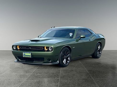 Used 2019 Dodge Challenger R/T w/ Performance Handling Group RWD image 3