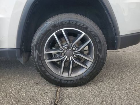 Certified 2019 Jeep Grand Cherokee Limited AWD/4WD image 13