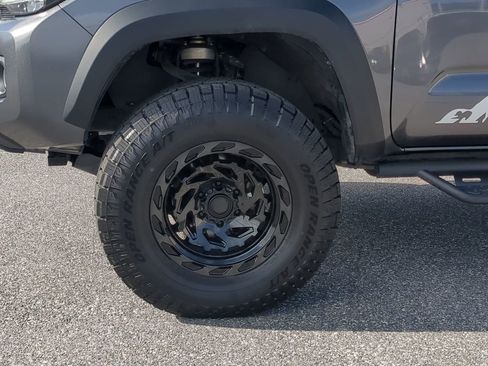 Used 2023 Toyota Tacoma TRD Off-Road image 19