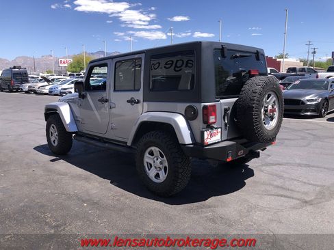 Used 2013 Jeep Wrangler Unlimited Sport w/ Connectivity Group AWD/4WD image 7