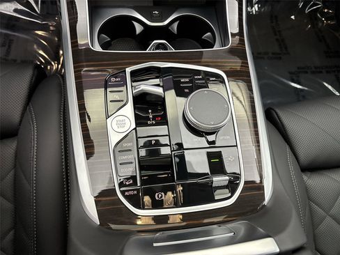 New 2026 BMW X7 xDrive40i AWD/4WD image 23