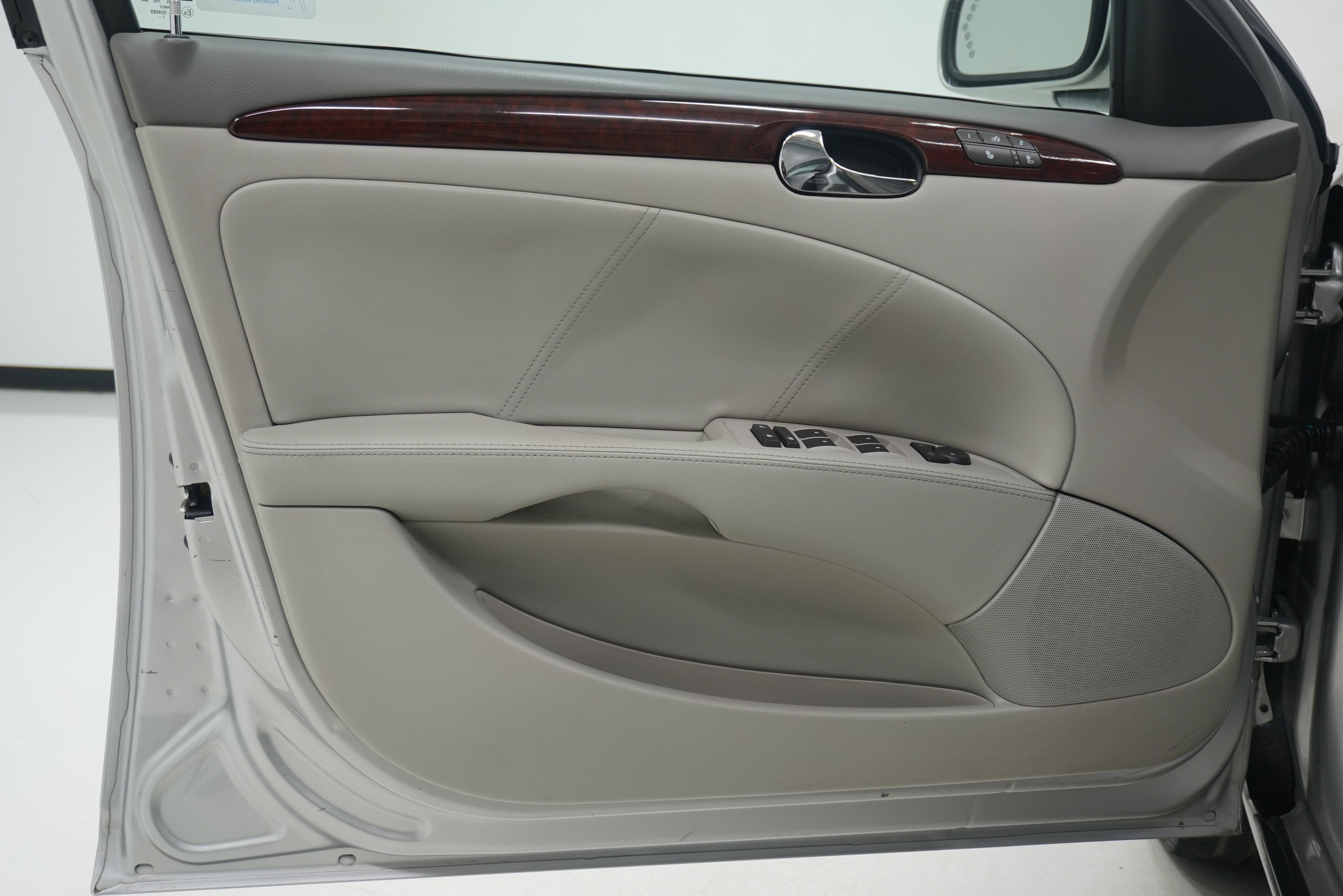 Used 2008 Buick Lucerne CXL w/ Driver Confidence Package FWD image 11