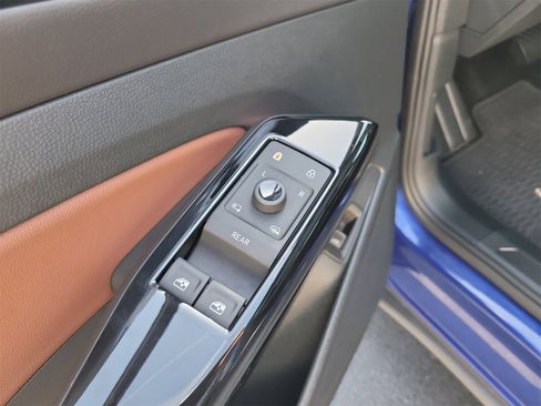 Used 2022 Volkswagen ID.4 Pro S image 17