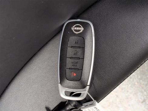 Used 2025 Nissan Sentra SV image 33