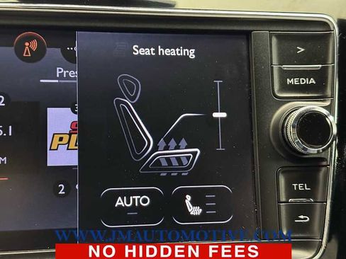 Used 2020 Bentley Bentayga Design Series image 38