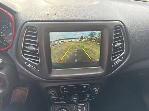 Used 2018 Jeep Compass Trailhawk w/ Leather Interior Group image 40