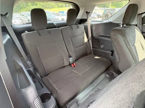Used 2021 Ford Explorer XLT RWD image 32