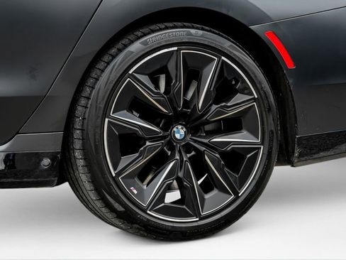 Used 2024 BMW 760i xDrive AWD/4WD image 72