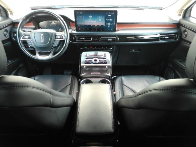 Used 2021 Lincoln Nautilus Reserve AWD/4WD image 2