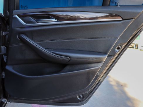 Used 2018 BMW 530i xDrive image 11