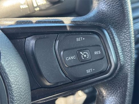 Used 2020 Jeep Gladiator Sport image 14