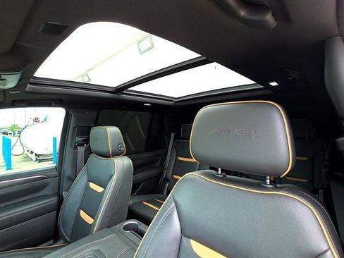 Used 2022 GMC Yukon AT4 AWD/4WD image 12