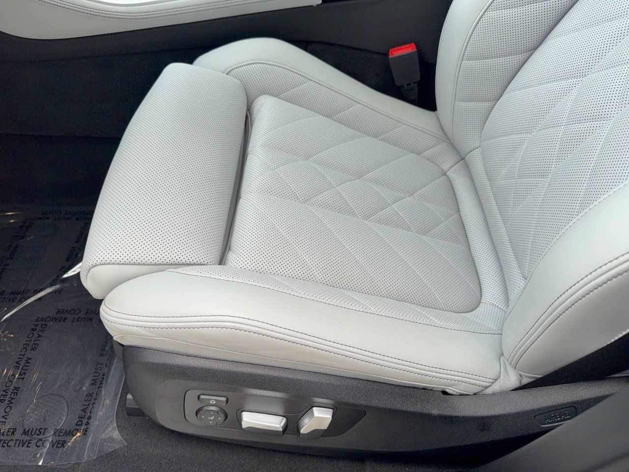 Used 2024 BMW X5 xDrive40i w/ M Sport Package AWD/4WD image 16