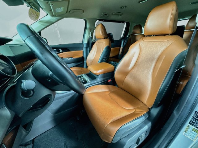 Used 2022 Kia Carnival SX FWD image 11
