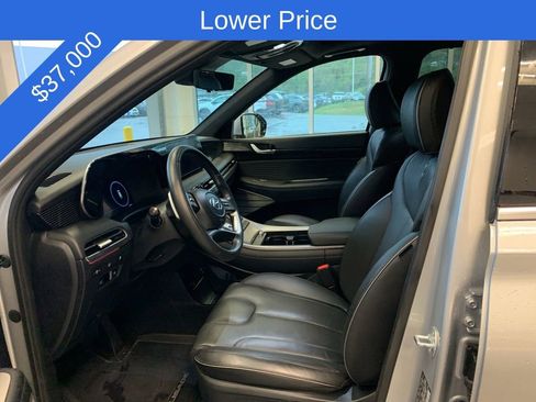 Used 2024 Hyundai Palisade Calligraphy image 3