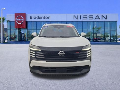 Certified 2025 Nissan Kicks SR FWD image 2