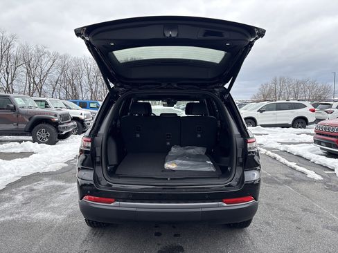 New 2026 Jeep Grand Cherokee Altitude AWD/4WD image 11